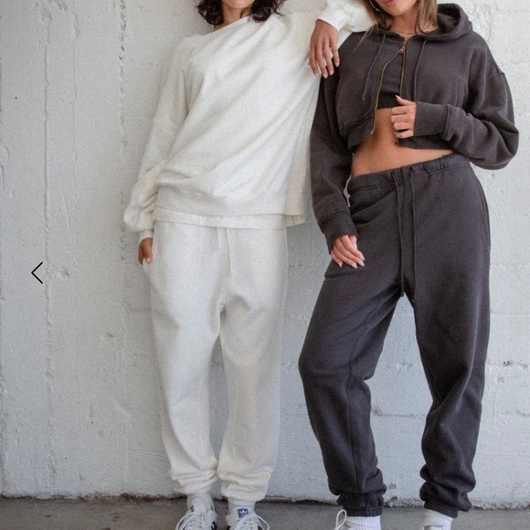 Elwood Sweaters - NWT Elwood unisex Core Sweatpants & Sweatshirt